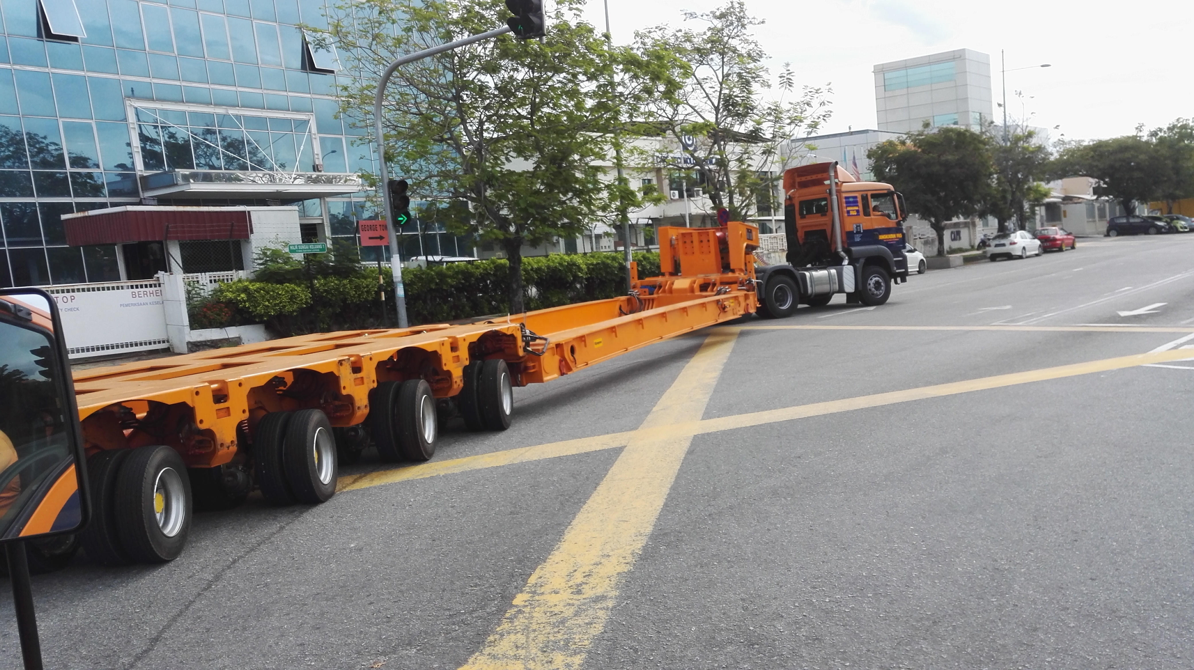 vessel bridge trailer on road-test in Malaysia