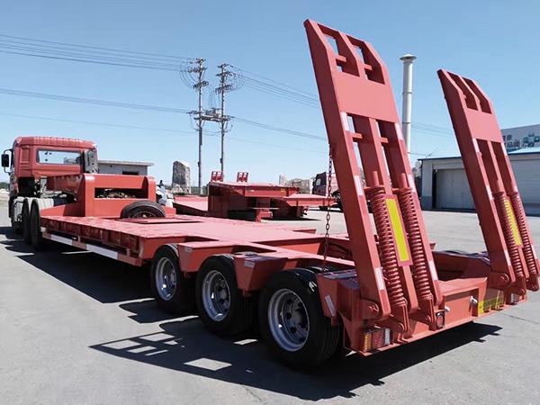 China-heavy-duty-low-bed-trailers