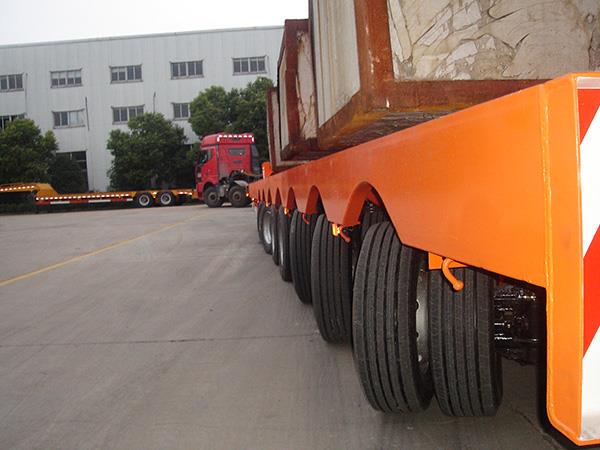 Extendable-low-bed-semi-trailer-with-40-degree-steering-axle